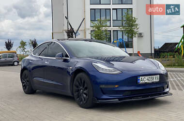 Седан Tesla Model 3 2018 в 