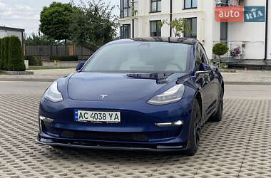 Седан Tesla Model 3 2018 в 