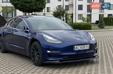 Седан Tesla Model 3 2018 в 