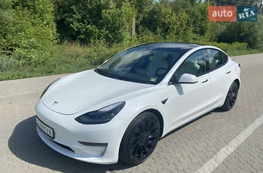 Седан Tesla Model 3 2021 в 