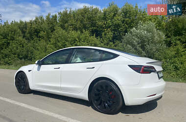 Седан Tesla Model 3 2021 в 