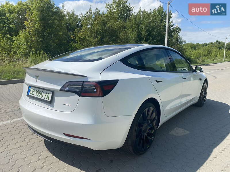 Седан Tesla Model 3 2021 в Киеве