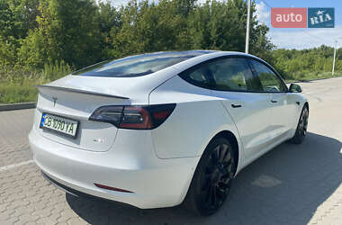 Седан Tesla Model 3 2021 в 