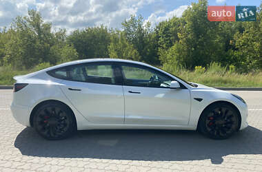 Седан Tesla Model 3 2021 в 