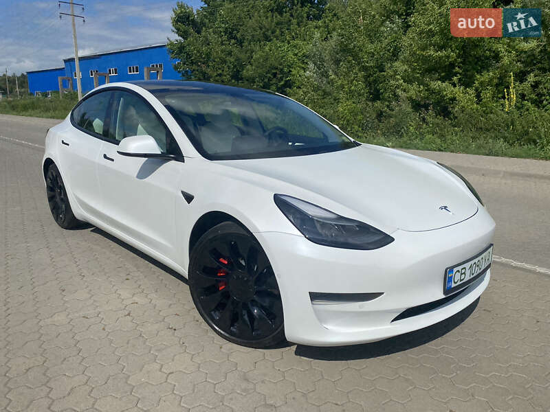 Седан Tesla Model 3 2021 в Киеве