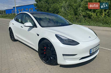 Седан Tesla Model 3 2021 в 
