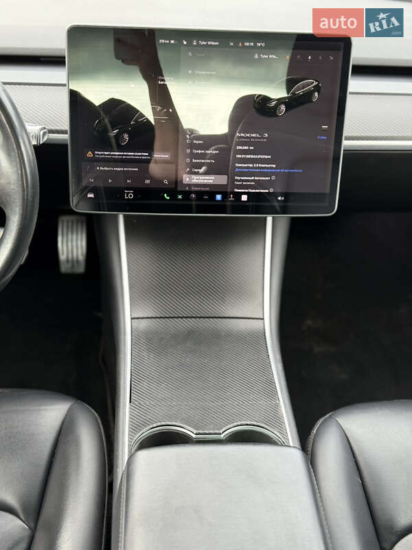 Седан Tesla Model 3 2018 в Луцке