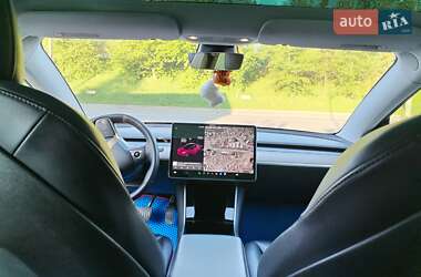 Седан Tesla Model 3 2019 в 