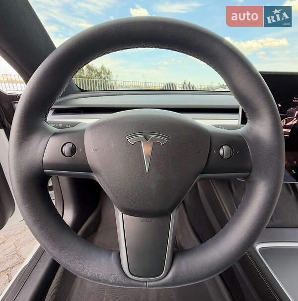 Седан Tesla Model 3 2021 в Дніпрі