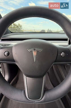 Седан Tesla Model 3 2021 в 