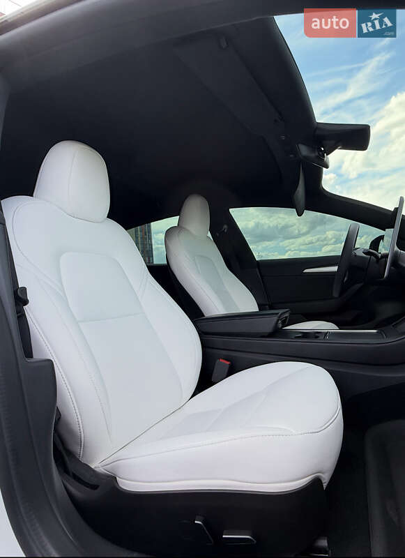 Седан Tesla Model 3 2021 в Дніпрі