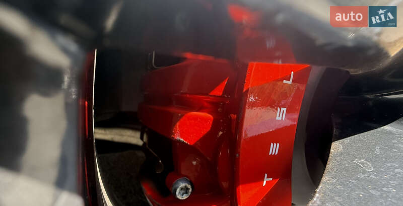 Седан Tesla Model 3 2021 в Дніпрі