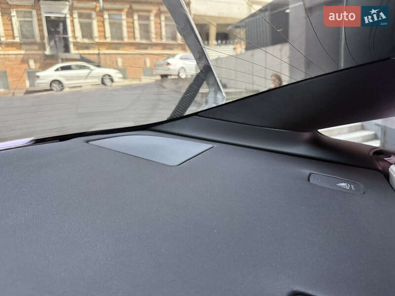 Седан Tesla Model 3 2021 в Дніпрі