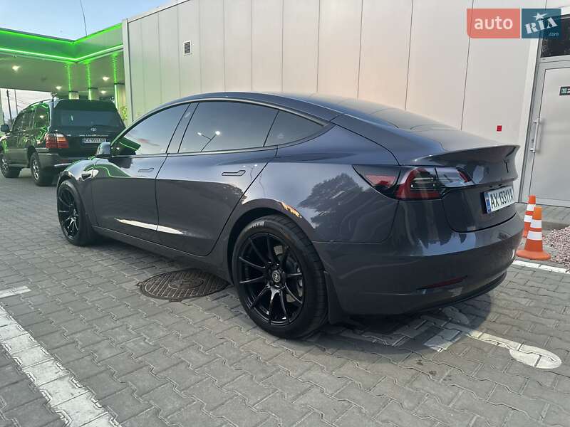 Седан Tesla Model 3 2023 в Харькове