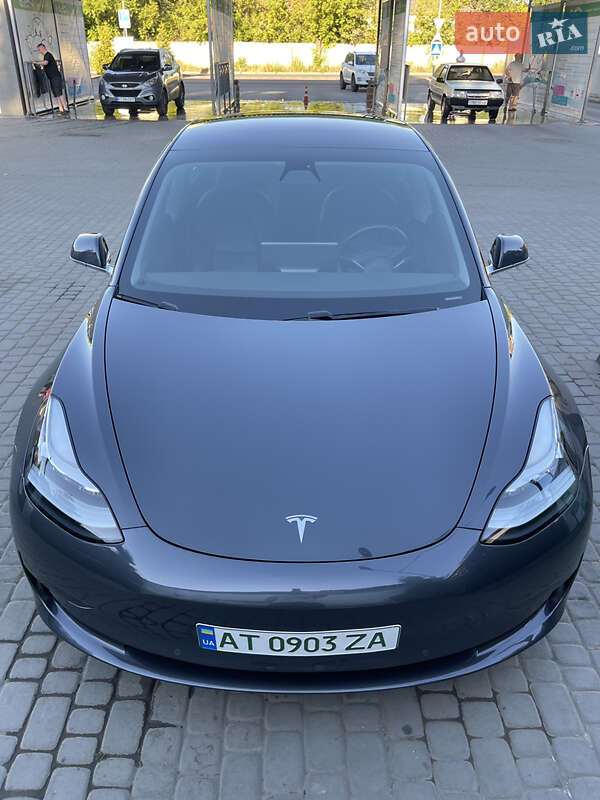 Седан Tesla Model 3 2018 в Ивано-Франковске