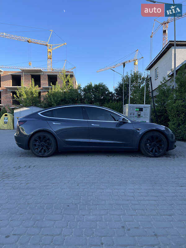 Седан Tesla Model 3 2018 в Ивано-Франковске