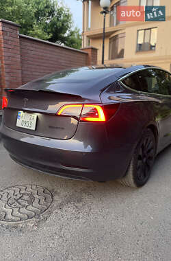 Седан Tesla Model 3 2018 в Івано-Франківську