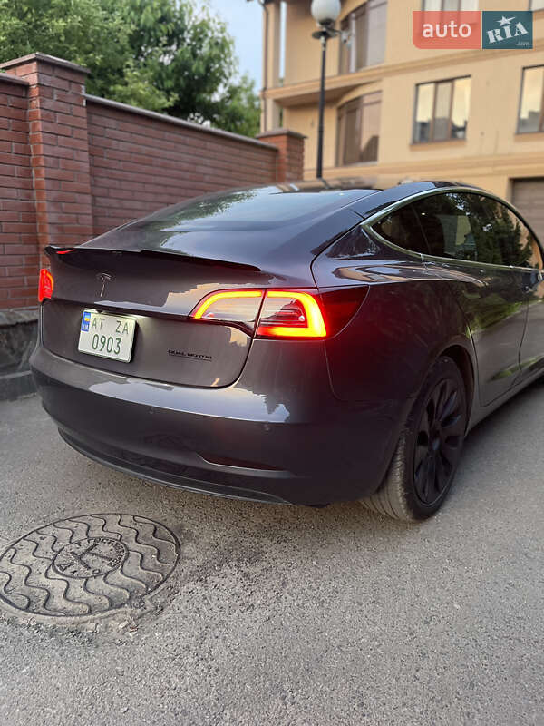 Седан Tesla Model 3 2018 в Ивано-Франковске