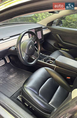 Седан Tesla Model 3 2018 в 