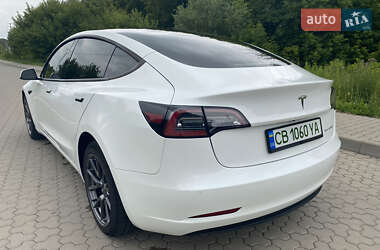 Седан Tesla Model 3 2021 в 