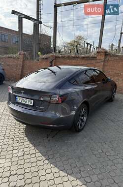 Седан Tesla Model 3 2022 в 