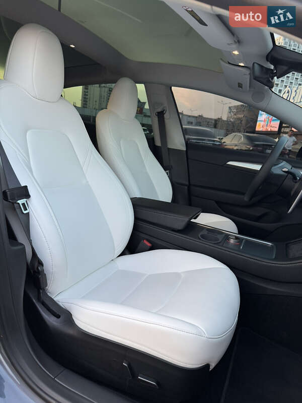 Седан Tesla Model 3 2023 в Киеве