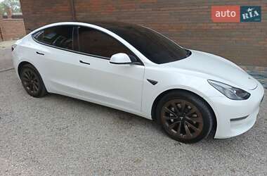 Седан Tesla Model 3 2021 в 