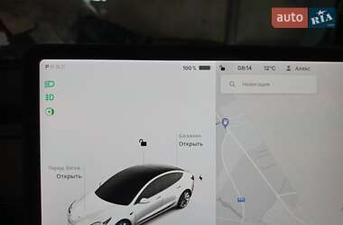 Седан Tesla Model 3 2021 в 