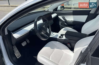 Седан Tesla Model 3 2019 в 