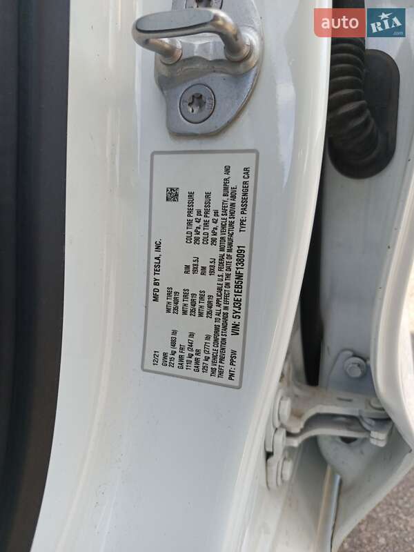Седан Tesla Model 3 2021 в Киеве