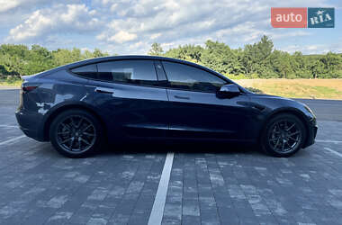 Седан Tesla Model 3 2021 в Ужгороде