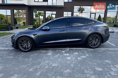 Седан Tesla Model 3 2021 в Ужгороде