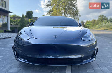 Седан Tesla Model 3 2021 в Ужгороде