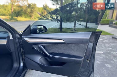 Седан Tesla Model 3 2021 в Ужгороде