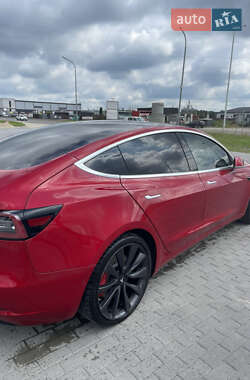 Седан Tesla Model 3 2020 в 