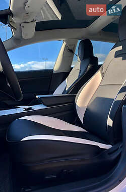 Седан Tesla Model 3 2020 в 