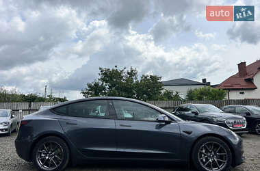 Седан Tesla Model 3 2021 в 