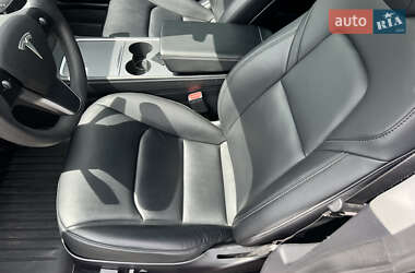 Седан Tesla Model 3 2021 в 