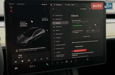 Седан Tesla Model 3 2021 в 