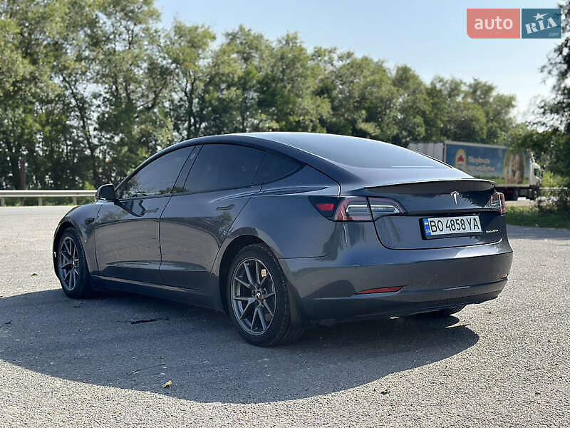 Седан Tesla Model 3 2022 в Хмельницькому