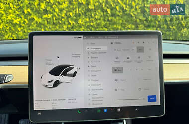 Седан Tesla Model 3 2019 в 