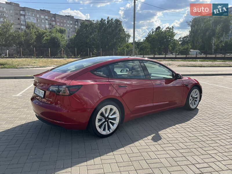 Седан Tesla Model 3 2021 в Черкасах