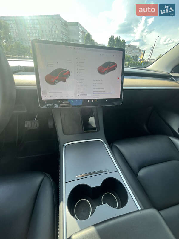 Седан Tesla Model 3 2021 в Черкасах