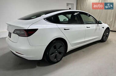 Седан Tesla Model 3 2023 в 