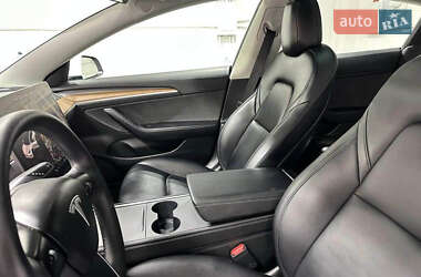 Седан Tesla Model 3 2023 в 
