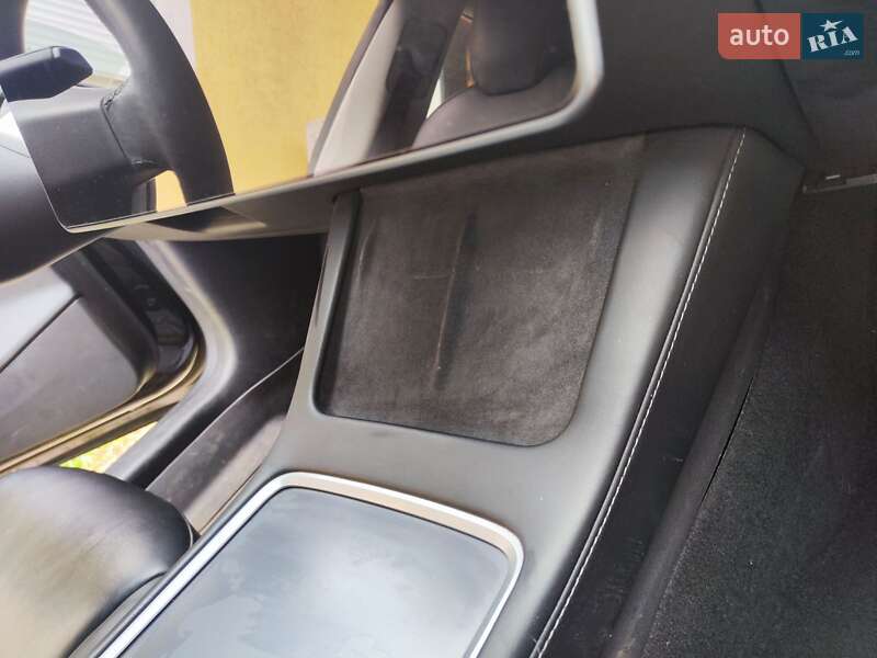 Седан Tesla Model 3 2021 в Броварах
