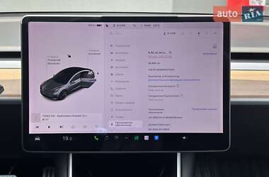 Седан Tesla Model 3 2019 в 