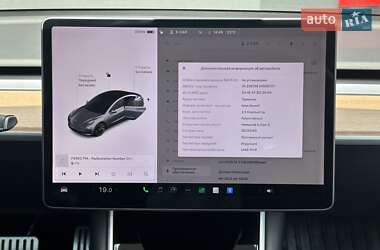 Седан Tesla Model 3 2019 в 