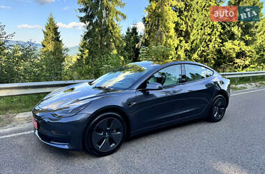 Седан Tesla Model 3 2023 в Львове