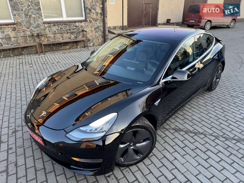 Седан Tesla Model 3 2019 в Владимире